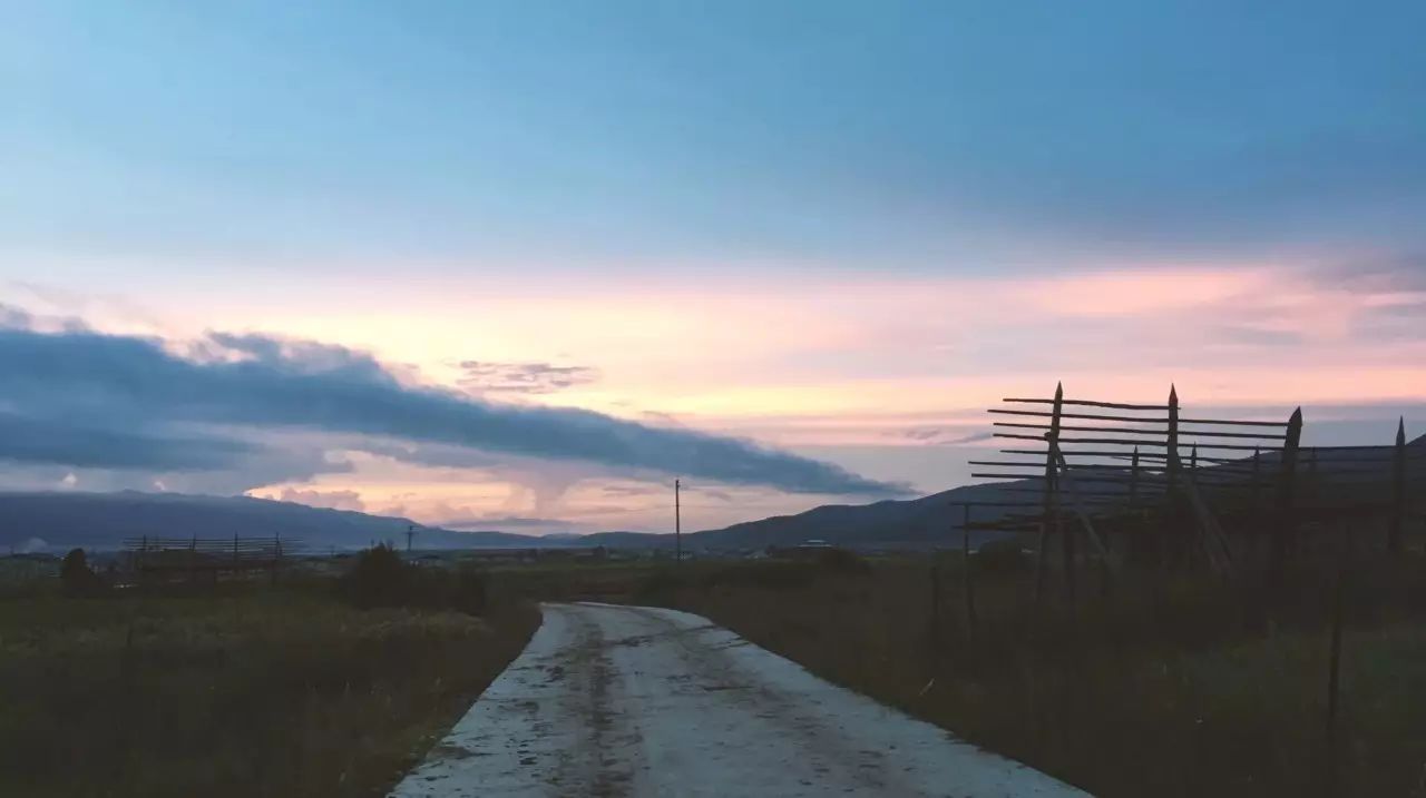 香格里拉薩洛頤度假酒店，以上帝視角看納帕海