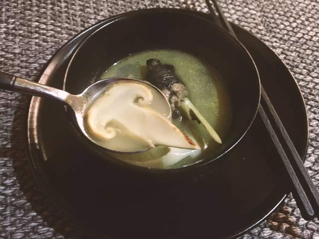 香格里拉薩洛頤度假酒店，以上帝視角看納帕海