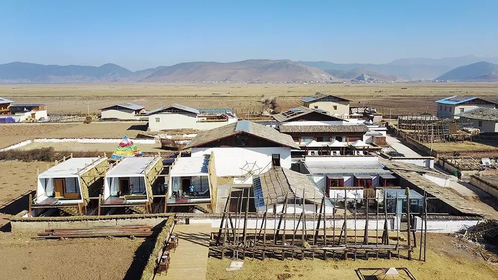 香格里拉薩洛頤度假酒店，以上帝視角看納帕海