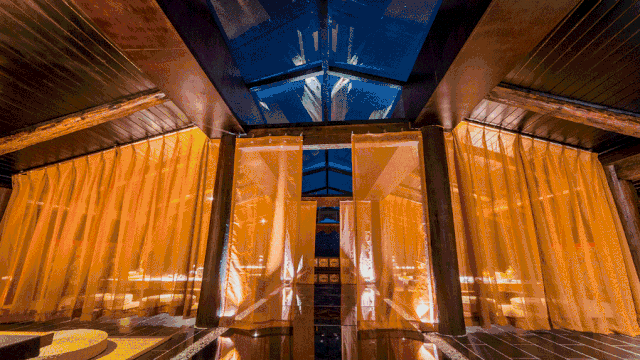 香格里拉薩洛頤度假酒店，以上帝視角看納帕海