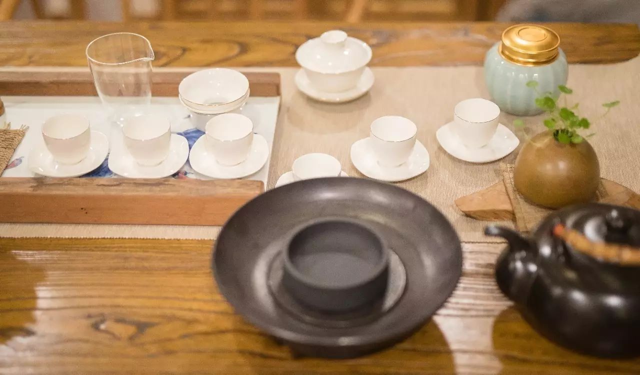 烏龍先生，用心做好茶發(fā)揚(yáng)博大精深的茶文化