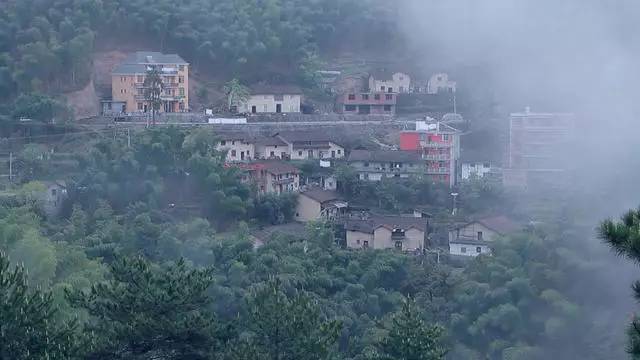 螞蟻尚墅，在山谷的花田美舍里生活