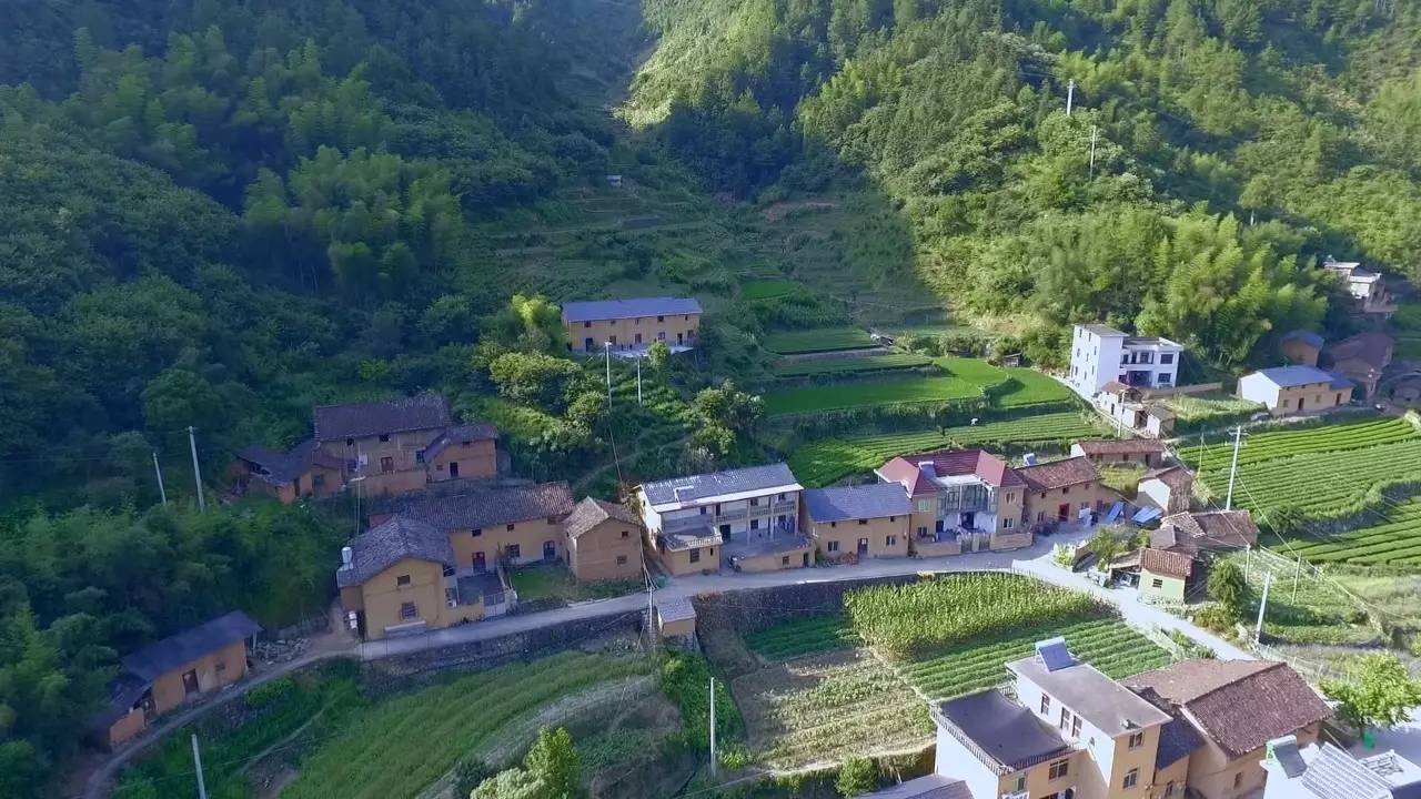 螞蟻尚墅，在山谷的花田美舍里生活