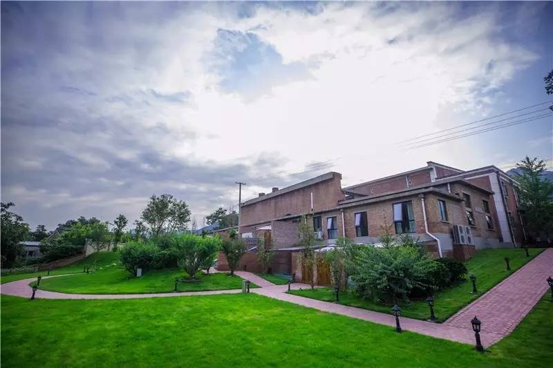 北京金岳臺溫泉酒店，承載著上個世紀(jì)的老磚樓