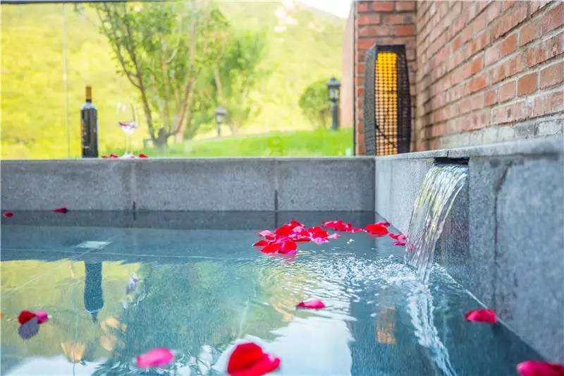 北京金岳臺溫泉酒店，承載著上個世紀(jì)的老磚樓