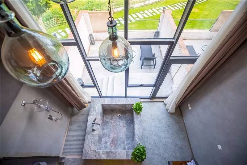 北京金岳臺(tái)溫泉酒店，承載著上個(gè)世紀(jì)的老磚樓