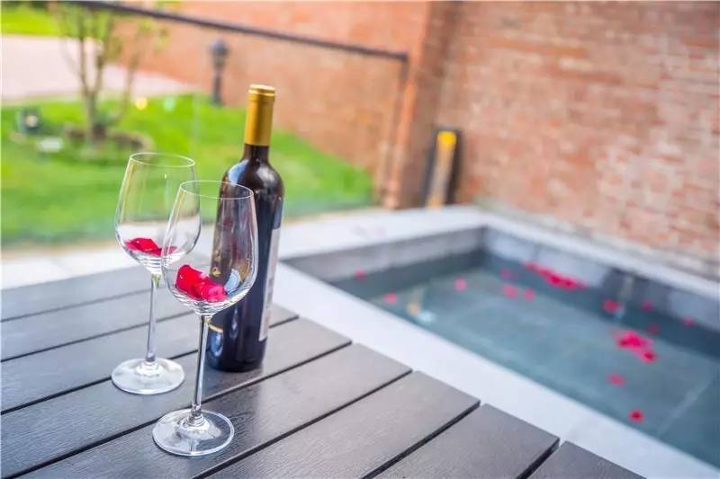 北京金岳臺溫泉酒店，承載著上個世紀的老磚樓