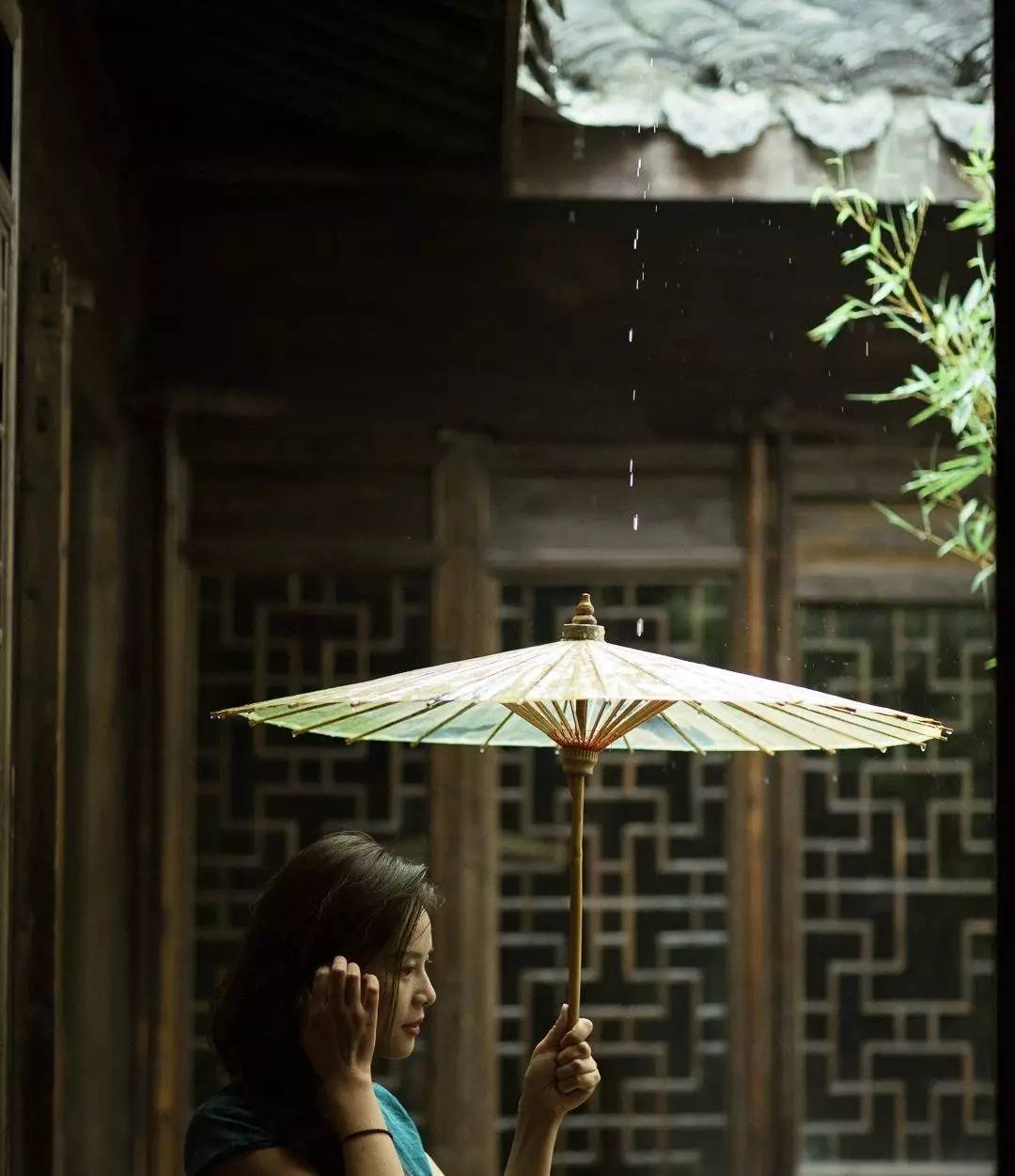 塘棲古鎮(zhèn)小茶姑娘，古鎮(zhèn)溪邊沐浴清風(fēng)滌蕩心靈