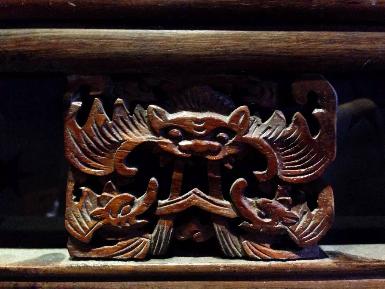 江南豪宅，淺談用紫檀和花梨木建的胡雪巖故居