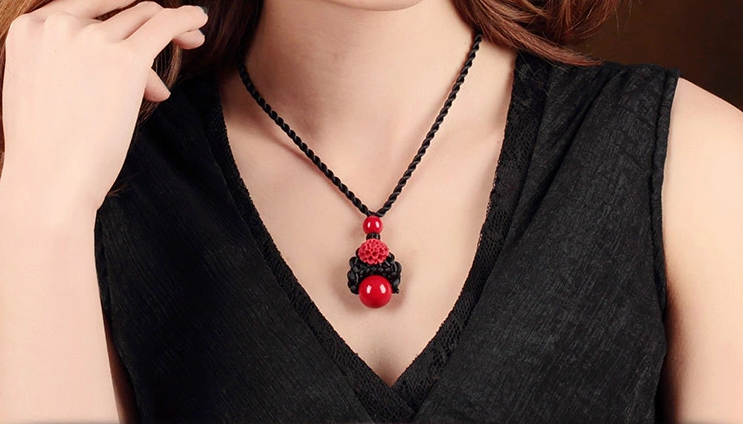 簡(jiǎn)約紅吊墜鎖骨鏈古典家佳樂(lè)文學(xué)項(xiàng)鏈