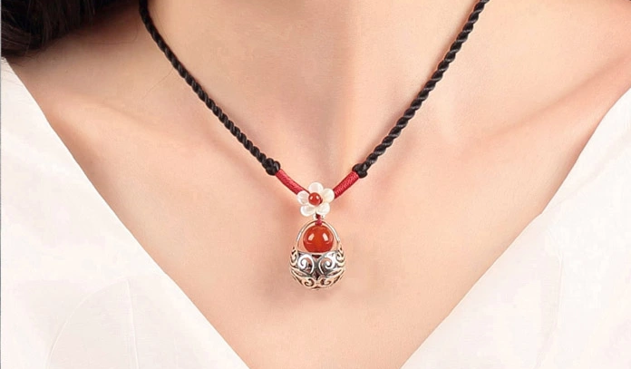 古銀紅瑪瑙貝殼雕花吊墜鎖骨鏈復(fù)古風(fēng)項鏈