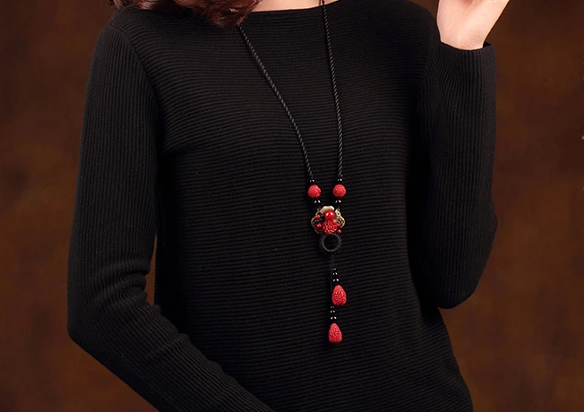 紅朱砂吊墜簡約毛衣鏈復(fù)古風(fēng)項鏈?zhǔn)罪? src="/wenxue/d/file/bigpic/190404/04/13-1F9251JK9.png" style="height: 528px; width: 750px;" / data-B6h7="SGzB77"><br / data-7iKT="Yao6Ry">
	<img alt=