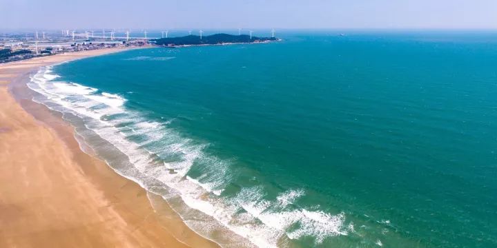 翡翠灣，在遼闊的海洋前做回?zé)o憂快樂的自我