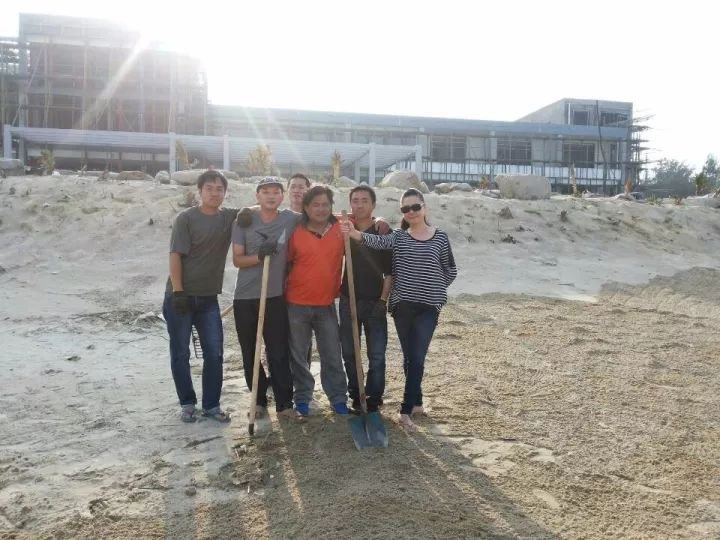 翡翠灣，在遼闊的海洋前做回?zé)o憂快樂的自我