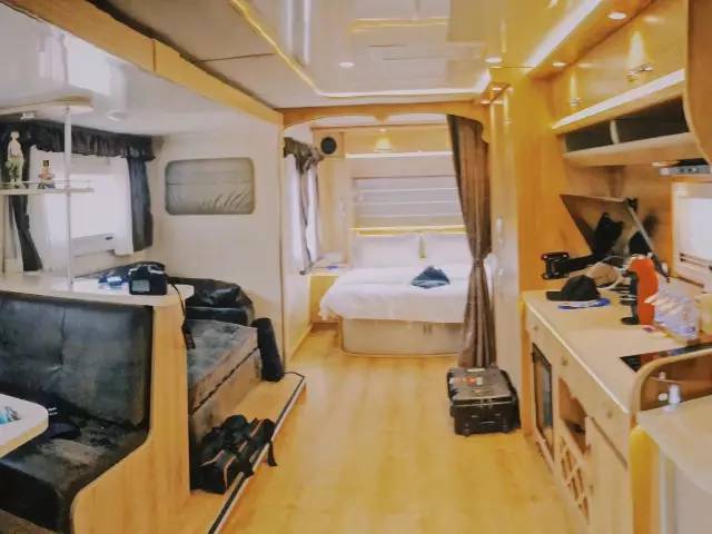 翡翠灣，在遼闊的海洋前做回?zé)o憂快樂(lè)的自我