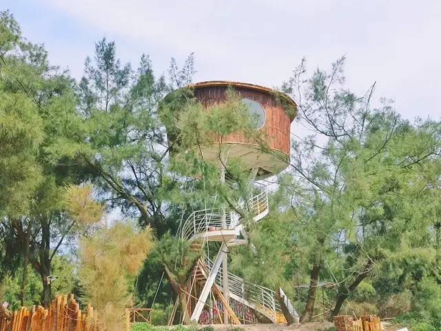 翡翠灣，在遼闊的海洋前做回?zé)o憂快樂(lè)的自我