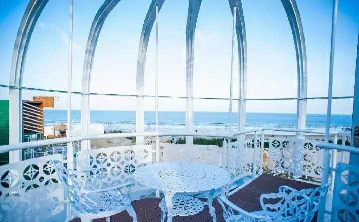 翡翠灣，在遼闊的海洋前做回?zé)o憂快樂的自我