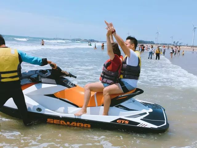 翡翠灣，在遼闊的海洋前做回?zé)o憂快樂(lè)的自我