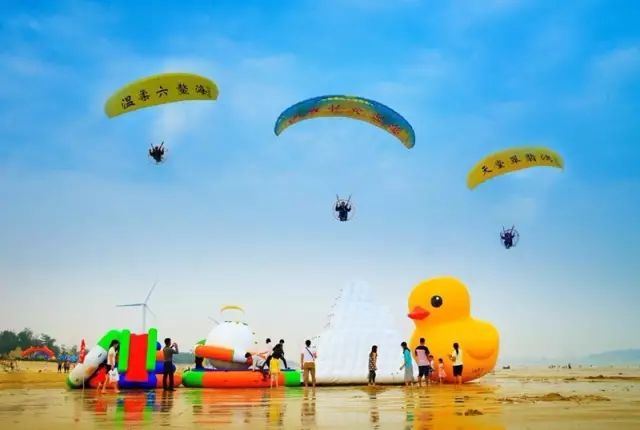 翡翠灣，在遼闊的海洋前做回?zé)o憂快樂(lè)的自我