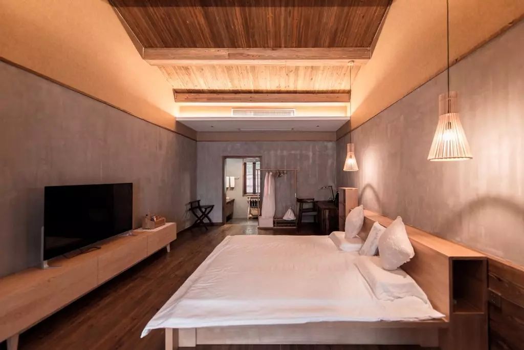 叢山茶境，一片天一座山忘了山外忘卻自己