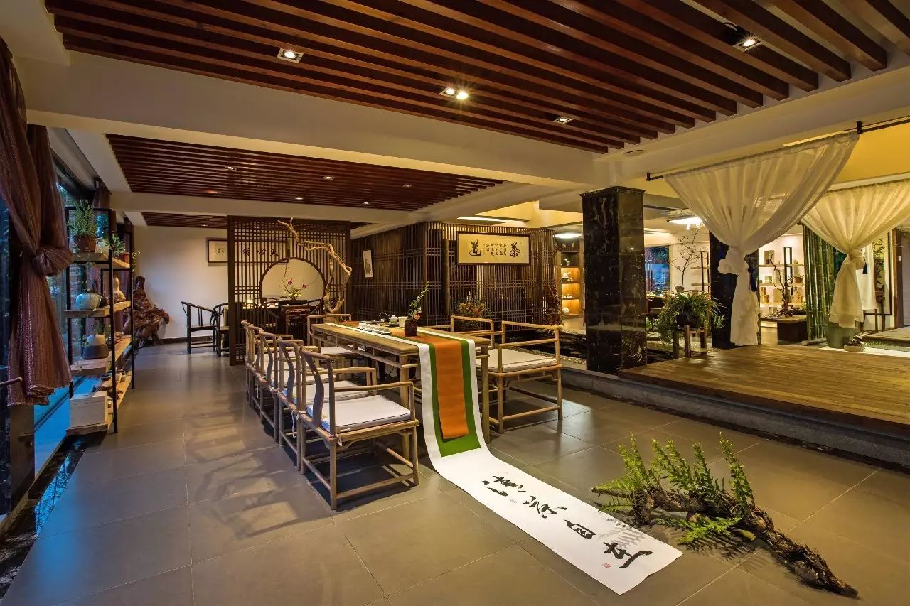 叢山茶境，一片天一座山忘了山外忘卻自己