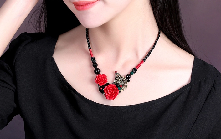 家佳樂文學(xué)紅色玫瑰吊墜復(fù)古項(xiàng)鏈新娘首飾