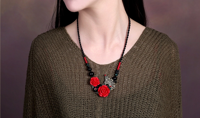 家佳樂文學(xué)紅色玫瑰吊墜復(fù)古項(xiàng)鏈新娘首飾