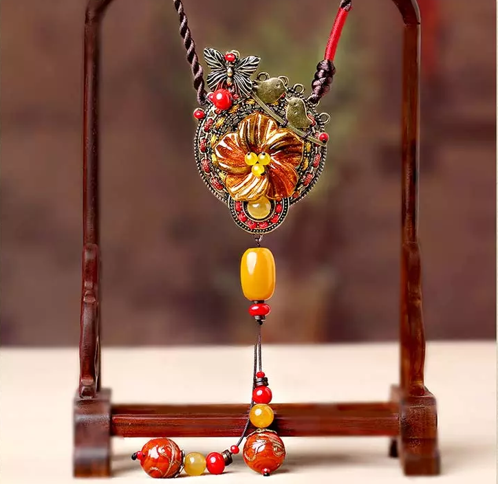 琉璃吊墜毛衣鏈時尚復(fù)古項鏈?zhǔn)罪? src="/wenxue/d/file/bigpic/190404/04/13-1F92Q15052.png" style="height: 769px; width: 750px;" / data-M3FV="ID2Gb6"><br / data-Aqoz="wSk8FO">
	<img alt=