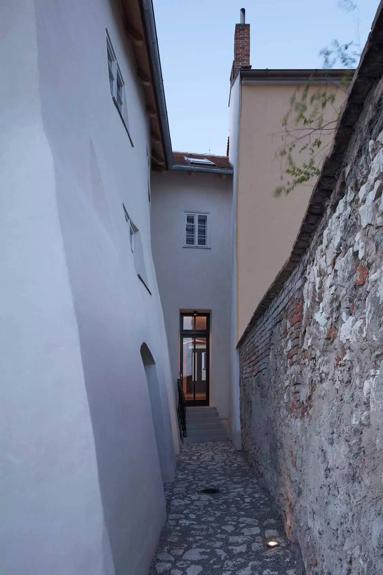 百年老房改造的民宿，古樸純美中透露出靜謐的