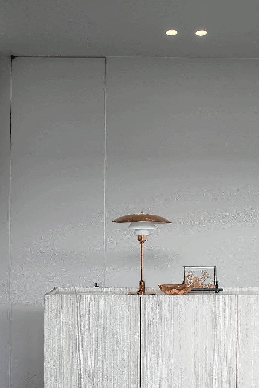 越白越簡(jiǎn)，越極致