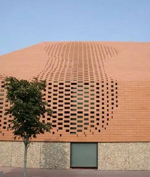 紅磚的建筑藝術(shù)，每一張紅磚墻都可以拿去做紅