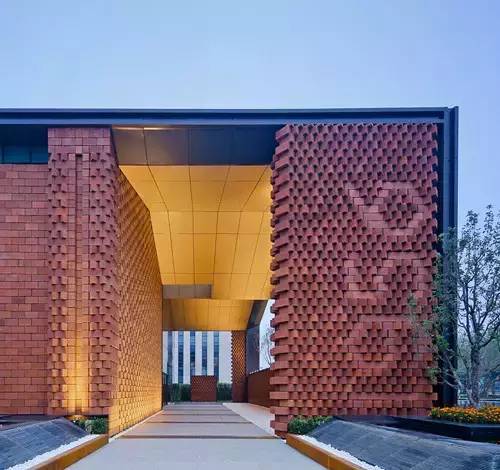 紅磚的建筑藝術(shù)，每一張紅磚墻都可以拿去做紅