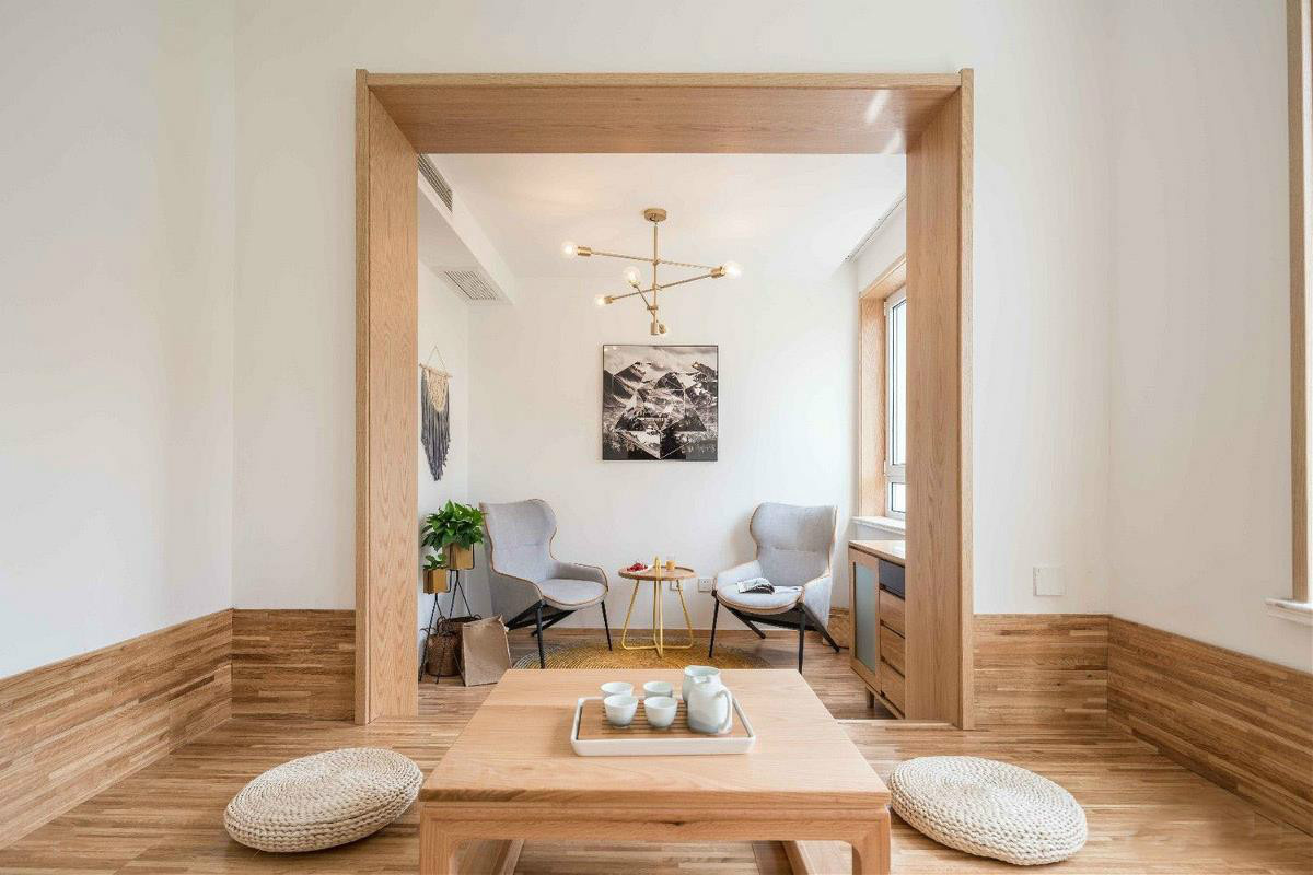 原木風(fēng)情的青島民宿，聽大海的聲音