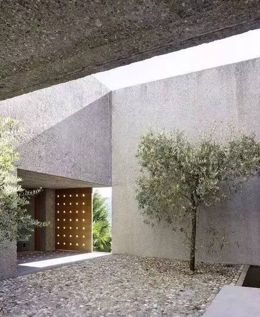 水泥墻樸素寂靜的美，庭院設(shè)計(jì)