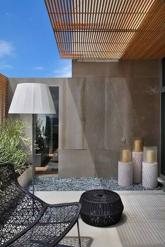 水泥墻樸素寂靜的美，庭院設(shè)計(jì)