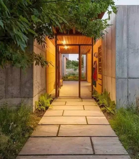 水泥墻樸素寂靜的美，庭院設(shè)計(jì)