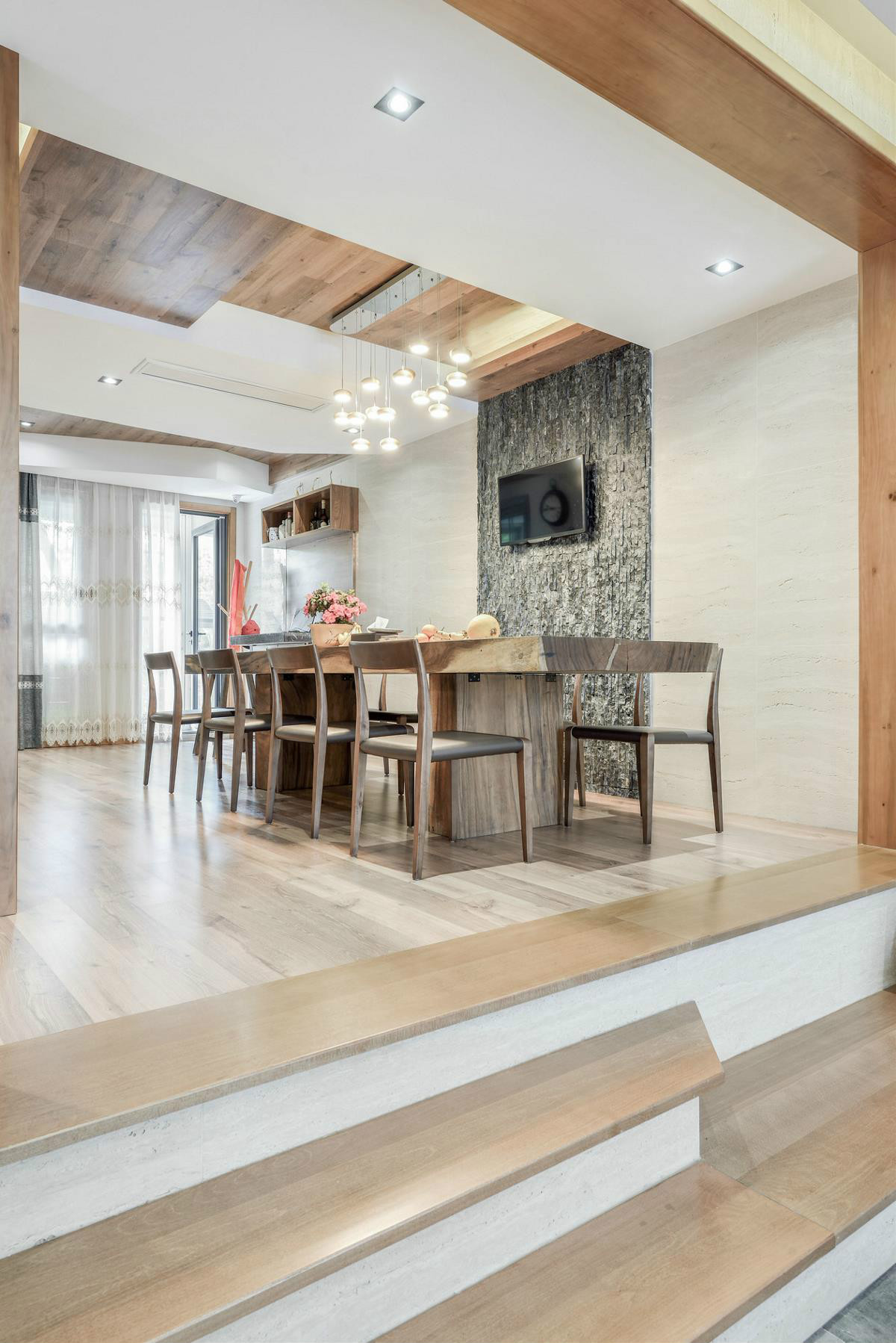 木色木香的居家空間裝修設計