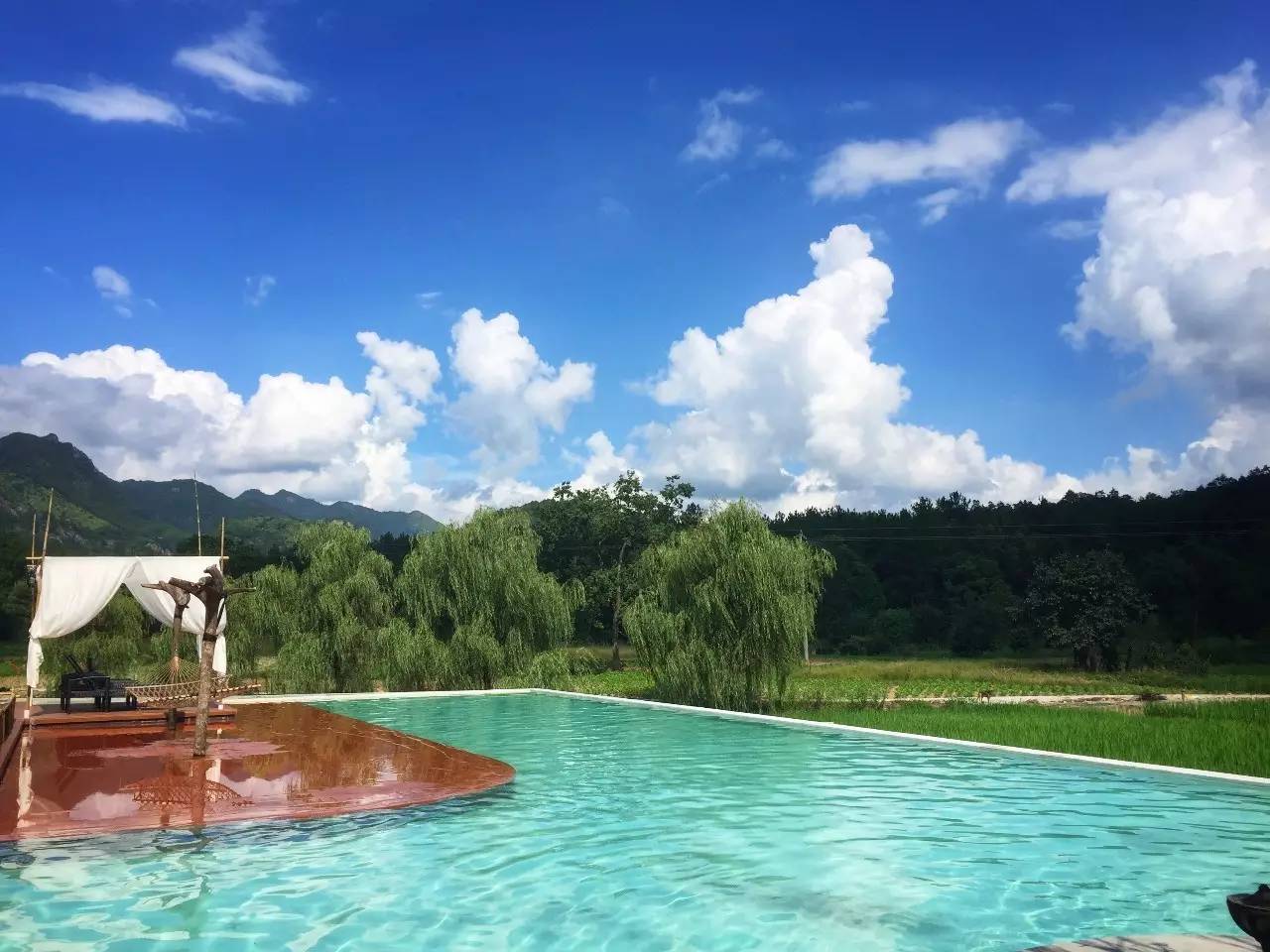 悅庭楠舍 ，兼顧田園風(fēng)光與遠(yuǎn)山樹(shù)林