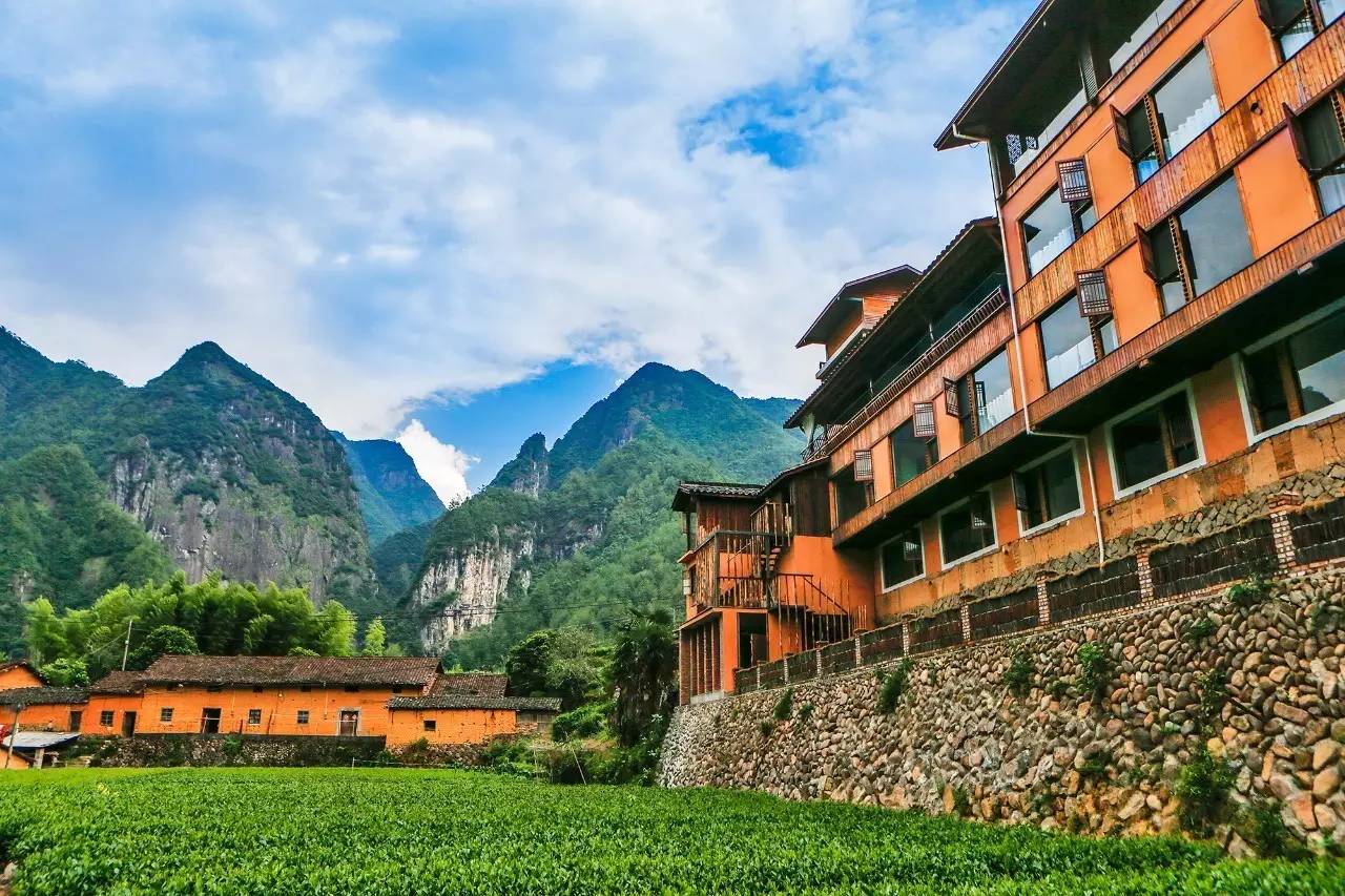 閑思居民宿，暢游在清涼山泉