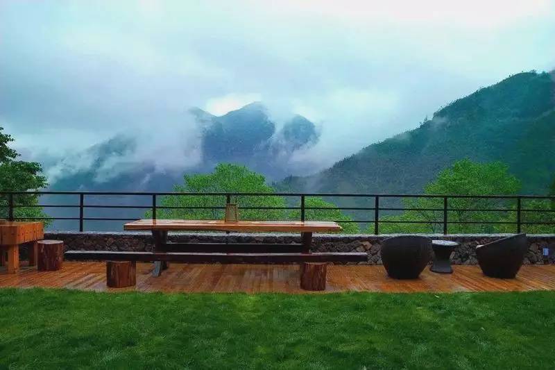 安吉老樹林，600米海拔上的火山泉水池