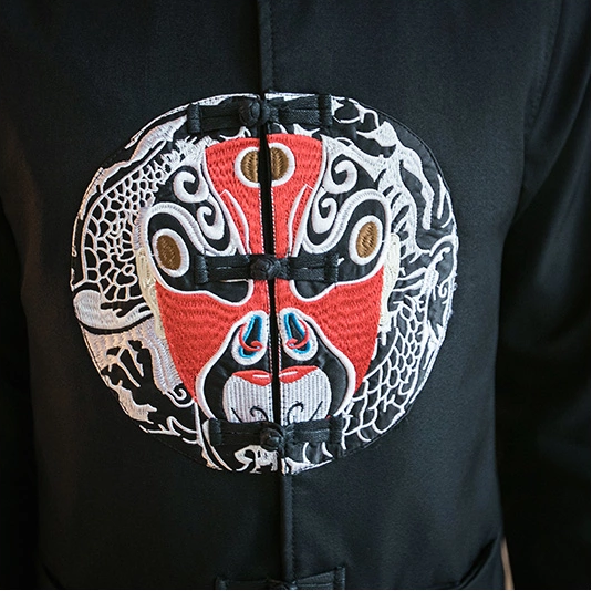 中國傳統(tǒng)元素臉譜刺繡家佳樂文學(xué)唐裝