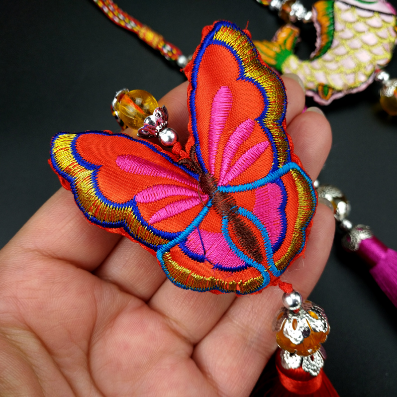 家佳樂文學(xué)刺繡紀(jì)念品繡花香包掛件