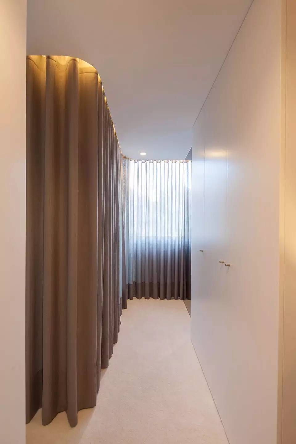 極簡原木海邊度假小屋，中式裝修設(shè)計