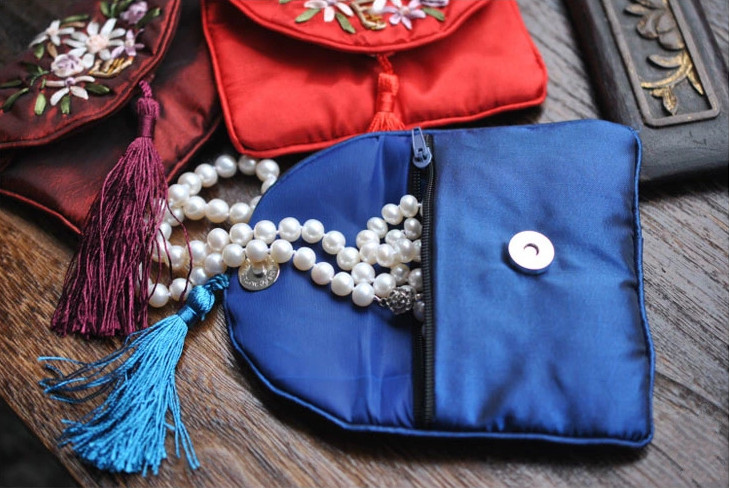 一方古意傳統(tǒng)中式手工包，復(fù)古手工繡荷包