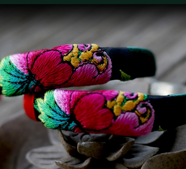 家佳樂文學(xué)云南苗銀繡花手鐲