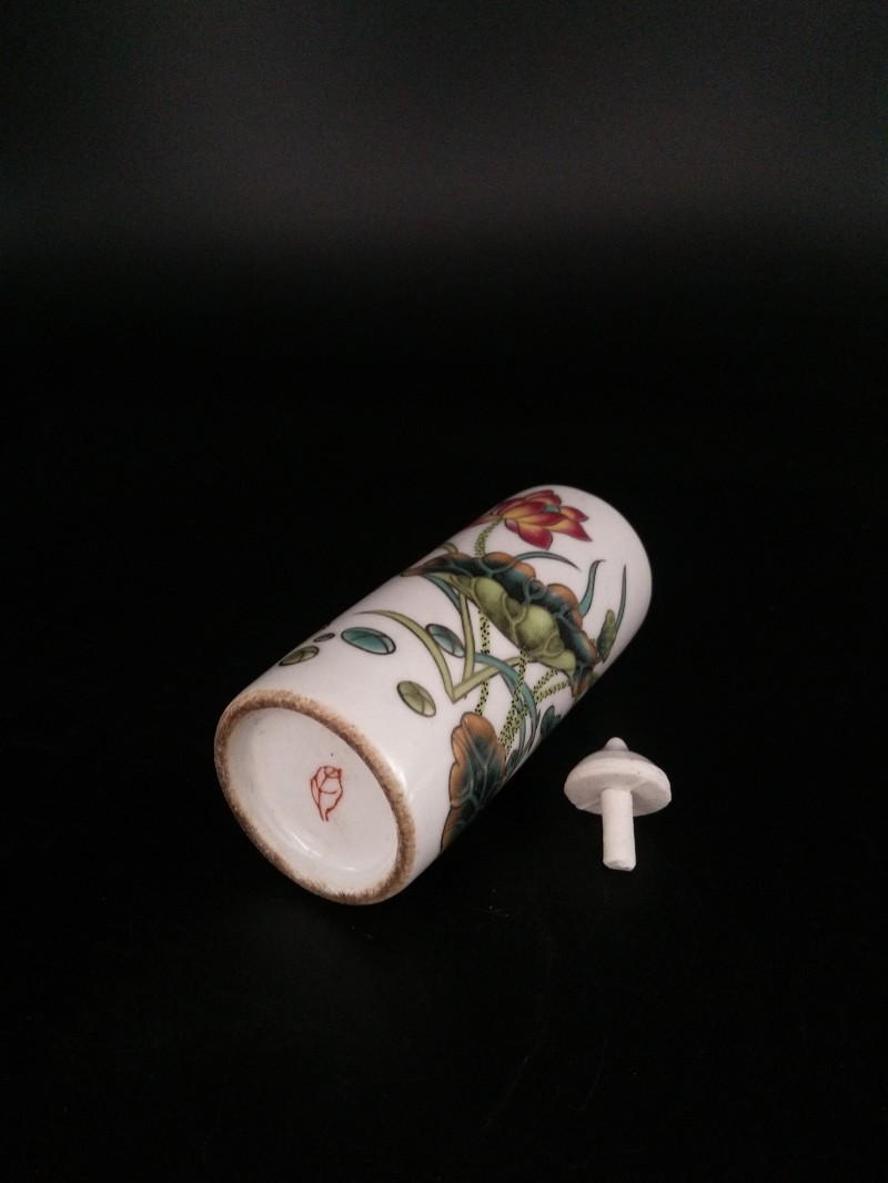 仿古玩貼印花美人花鳥(niǎo)圖陶瓷鼻煙壺