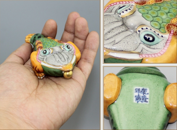 手工描金招財(cái)金蟾陶瓷鼻煙壺