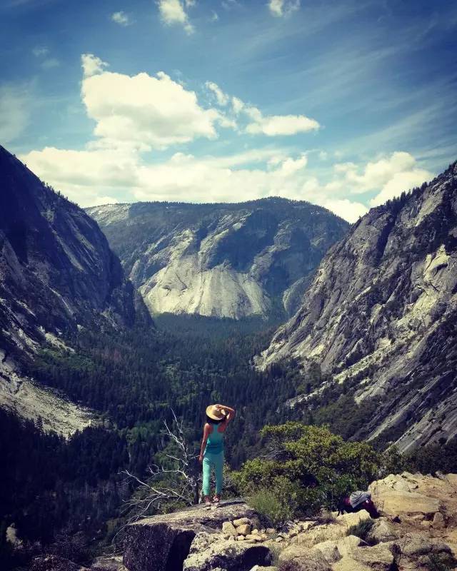 林中四舍民宿設(shè)計(jì)，一所鳥語(yǔ)花香的小木屋