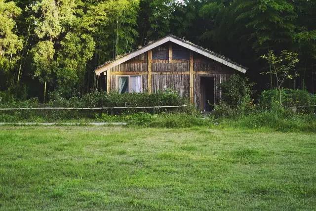 林中四舍民宿設(shè)計(jì)，一所鳥語(yǔ)花香的小木屋