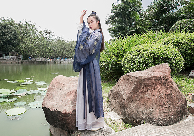 家佳樂文學(xué)大袖衫漢元素漢服古裝美女圖片